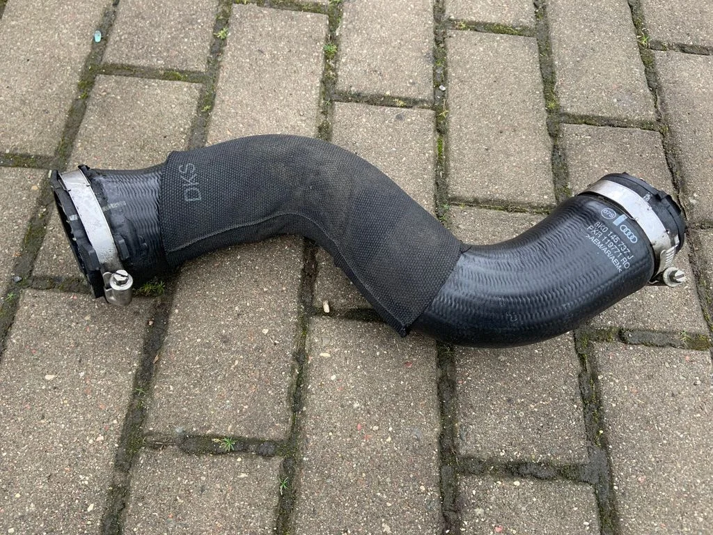 Intercooler hose/pipe 8K0145737J