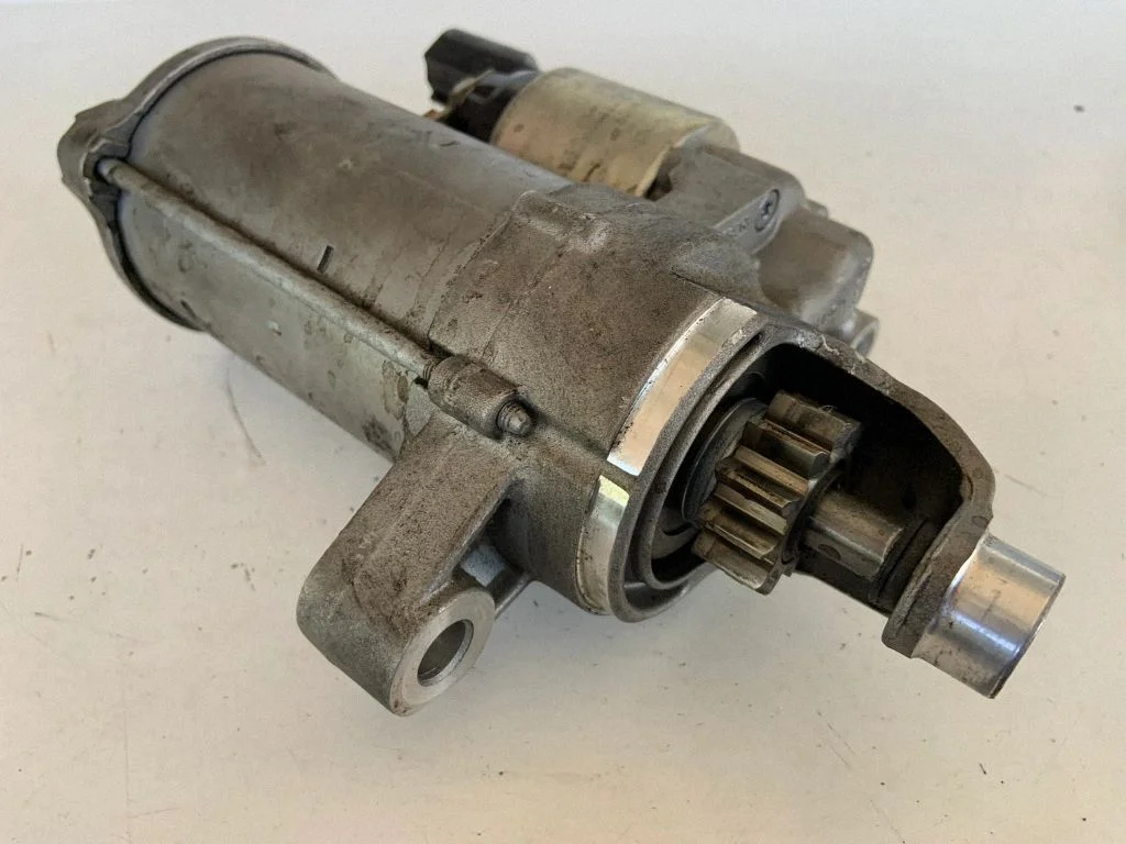 Starter 06L911021