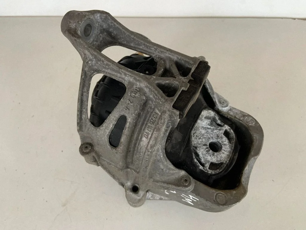 Mootoripadi 4M0199372FE