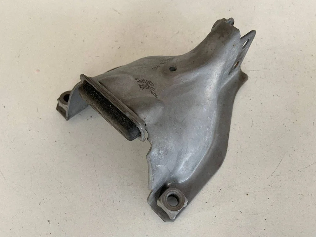 Engine mounting bracket 4G0399060G