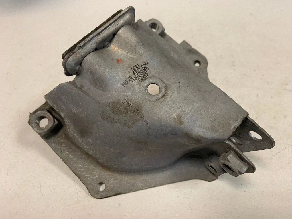 Engine mounting bracket 8K0399059H