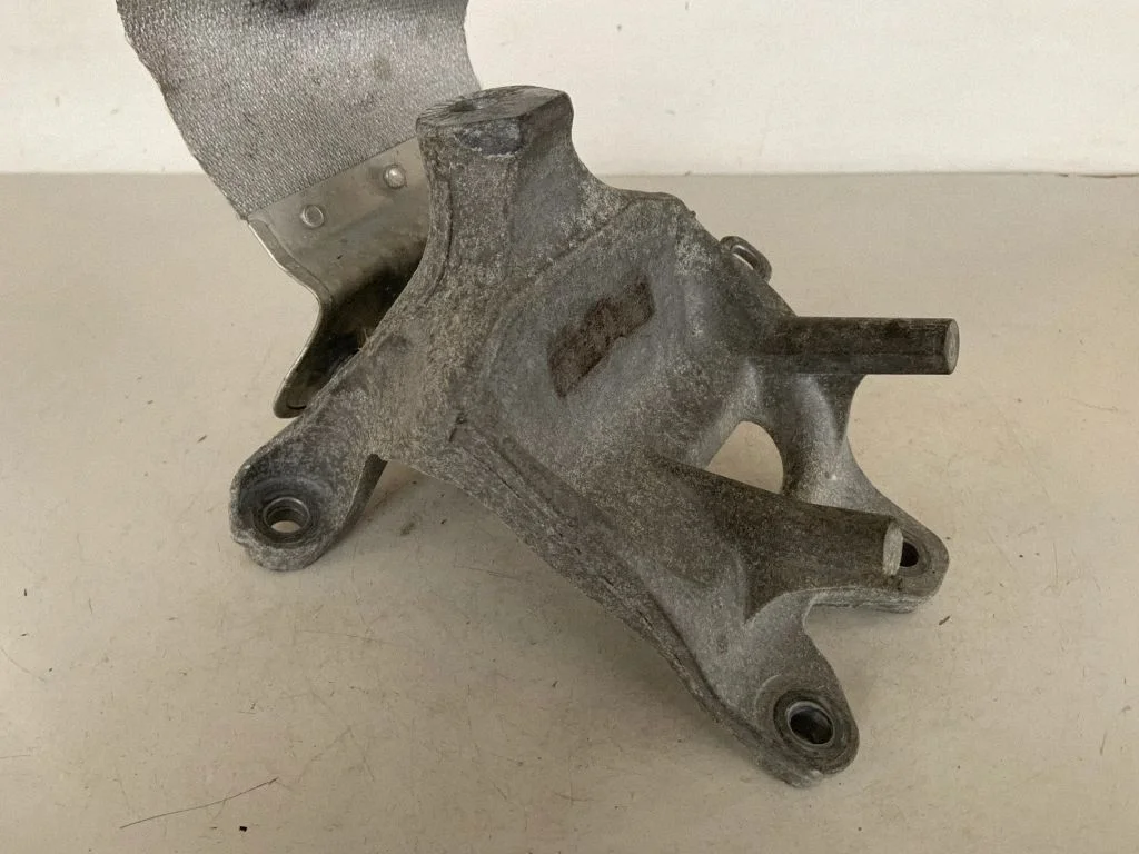 Engine mounting bracket 4M0199308AS