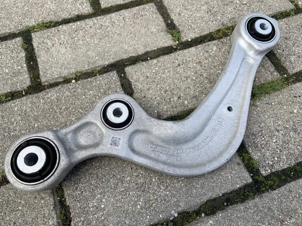 Tagumine õõtshoob 4M0505323G