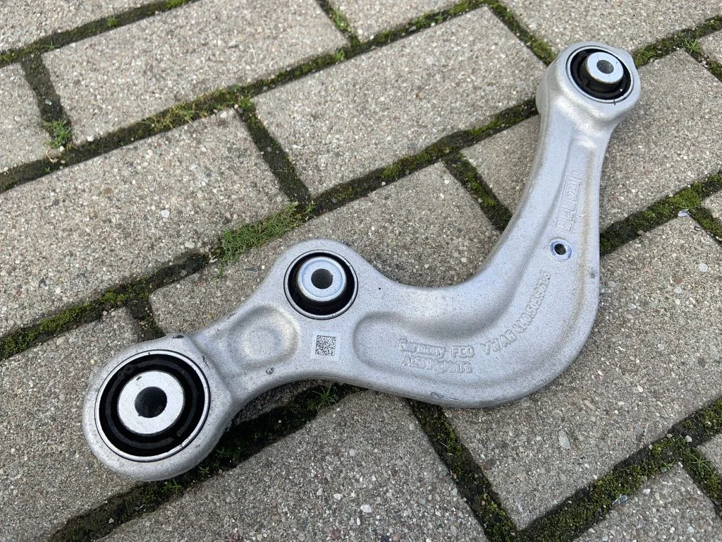 Tagumine õõtshoob 4M0505323G
