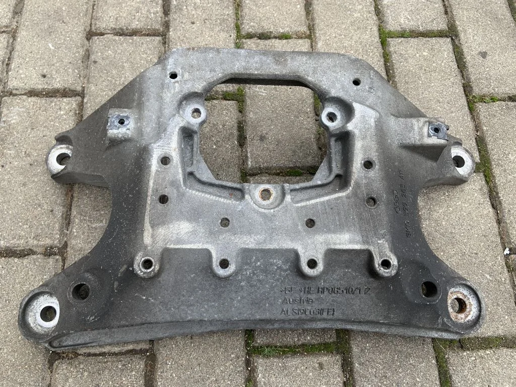 Wspornik skrzyni biegów 8K0399263AF