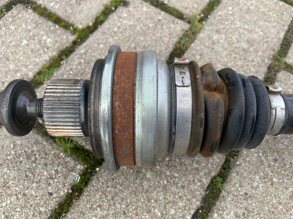 Rear driveshaft 80A501203H