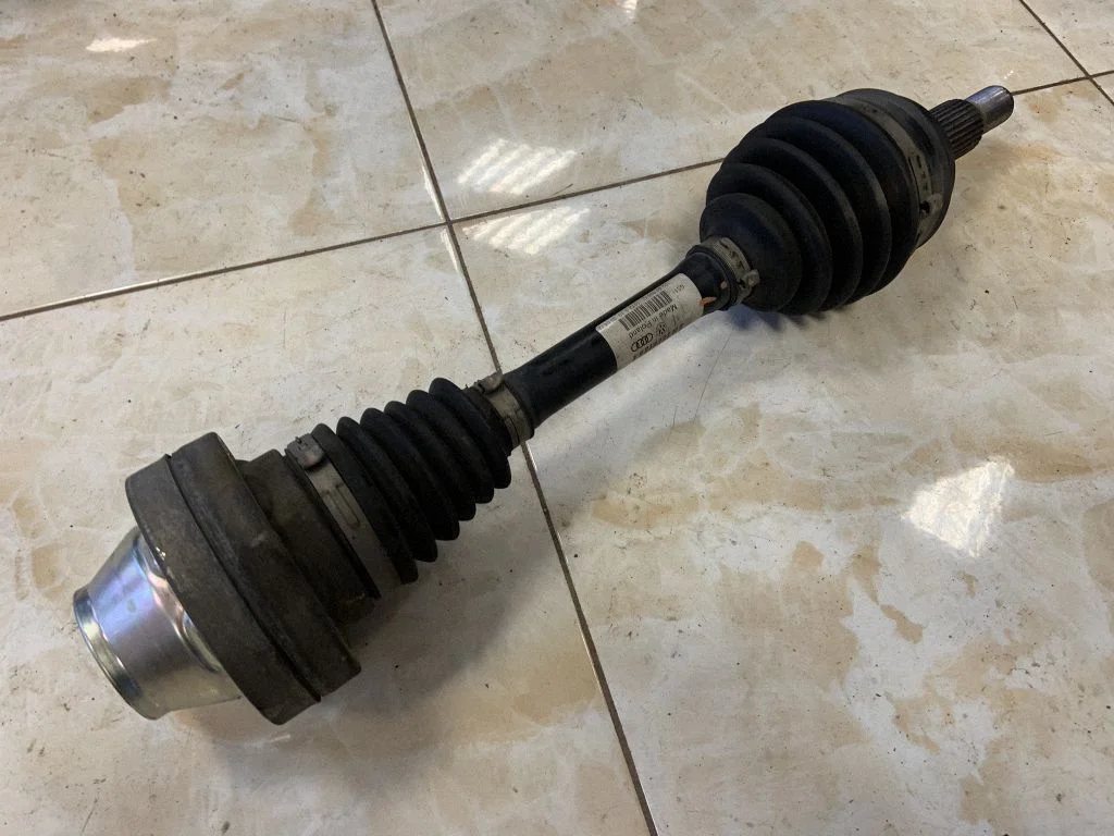 Front driveshaft 7P0407271C