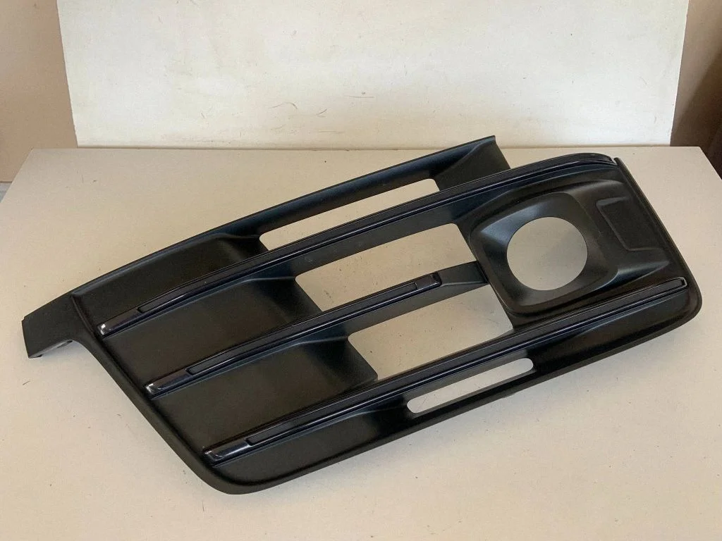 Kratka dolna zderzaka 4M0807682E