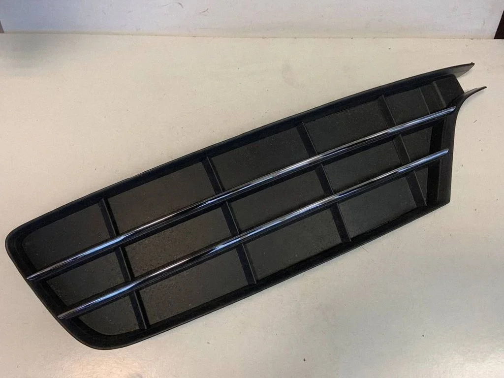 Esistange alumine võre (kolmeosaline) – Audi A7 S7 4G (2011-2017)