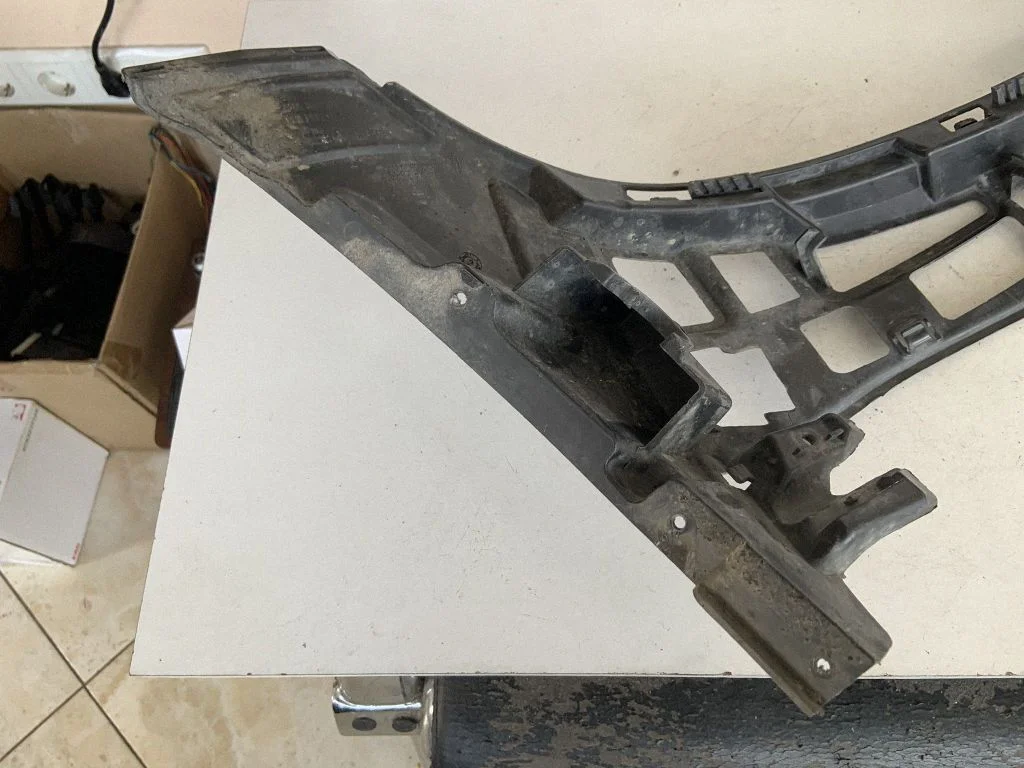 Front bumper mounting bracket A2058853165