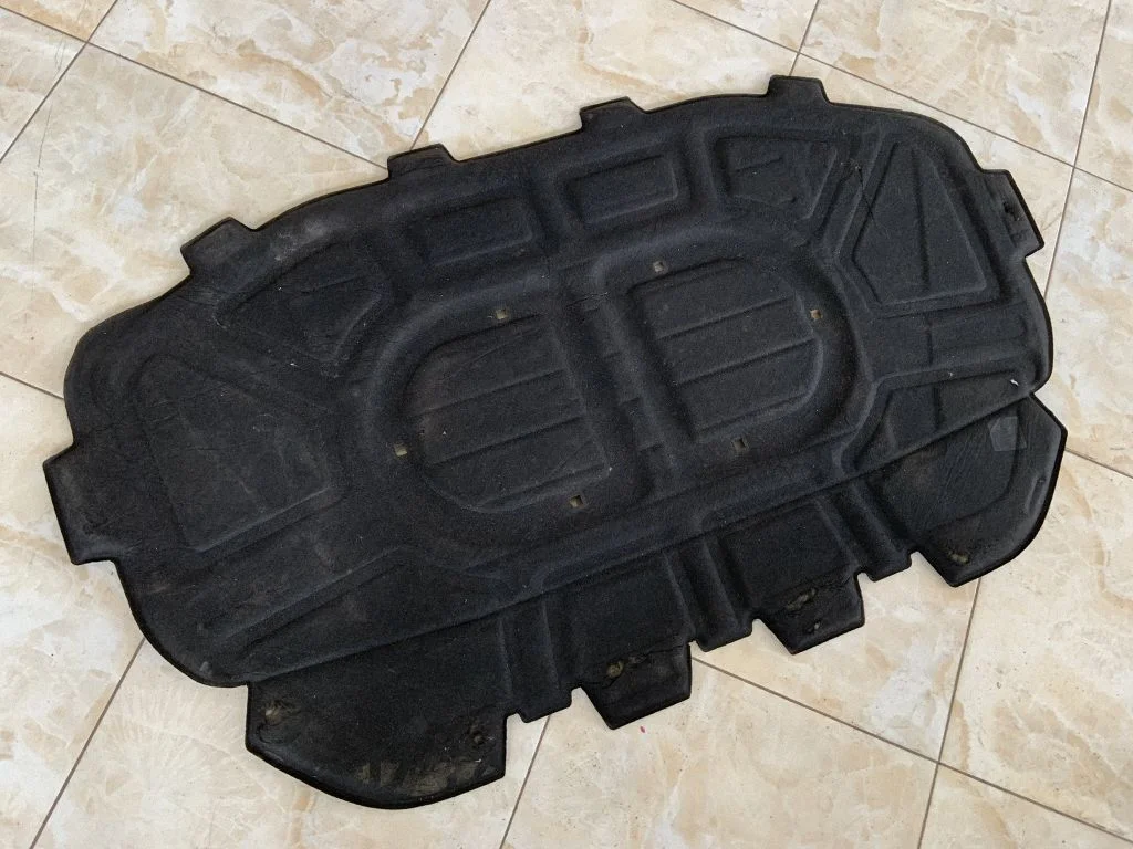 Engine bonnet/hood sound/heat insulation 4L0863825