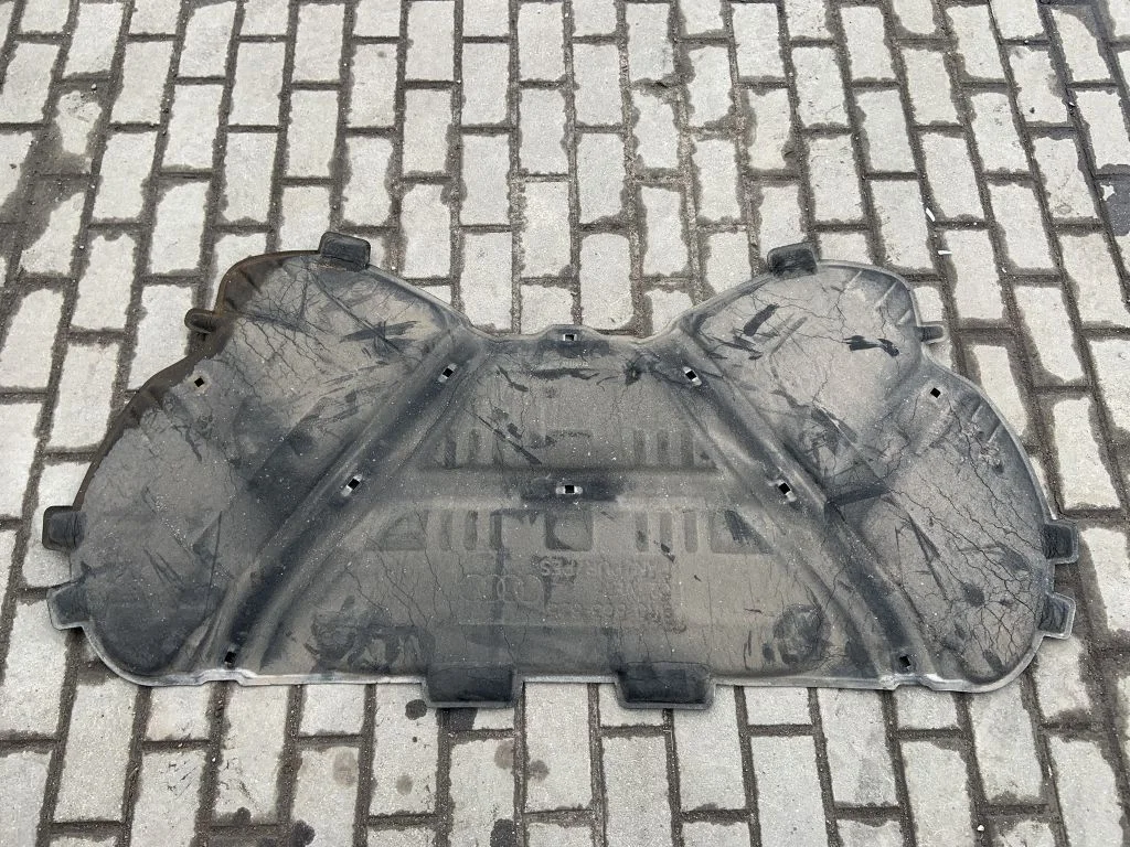 Engine bonnet/hood sound/heat insulation 8R0863825