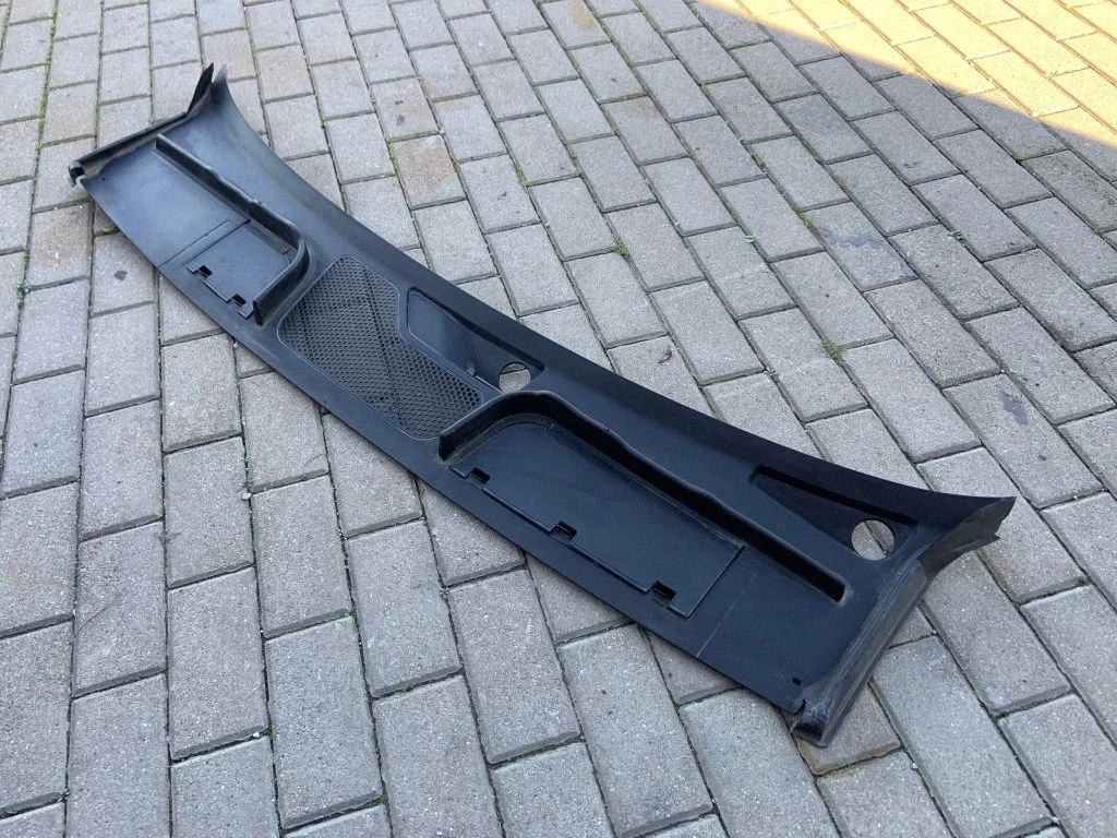 Wiper trim 80B819403