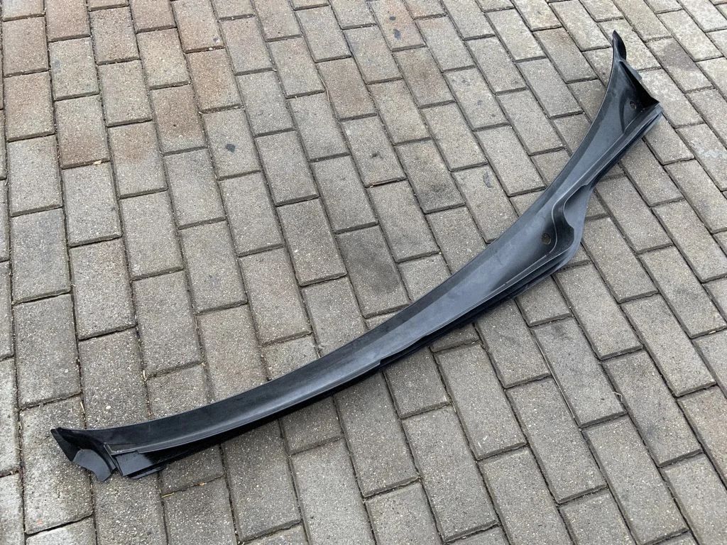Podszybie (osłona wycieraczek) 4G8819403F