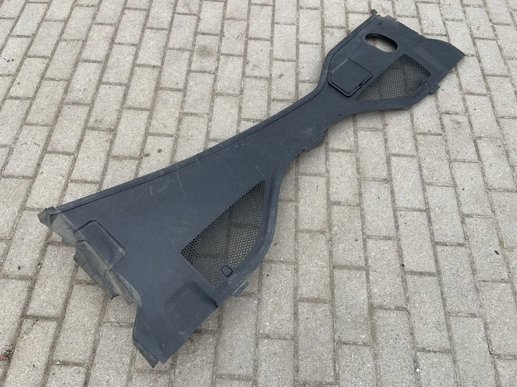 Slotiņu apdare 4G8819447
