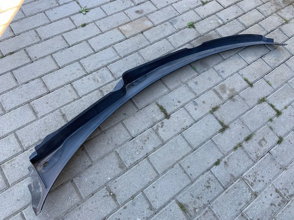 Slotiņu apdare 4G1819403