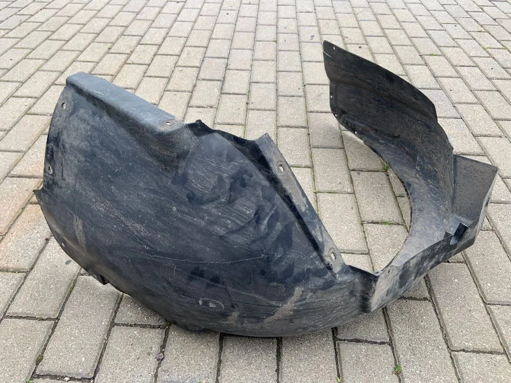 Priekšējais riteņa arkas dubļusargs 4B0821171C
