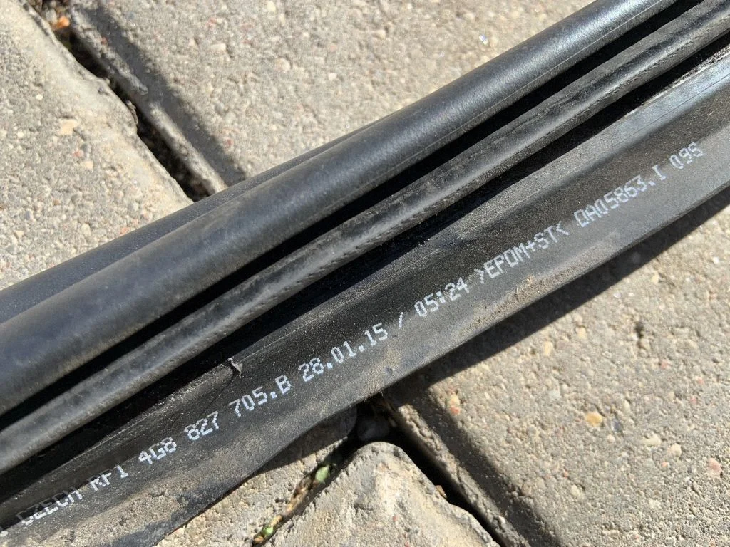 Uszczelka drzwi ładunkowych (na karoserii) 4G8827705B
