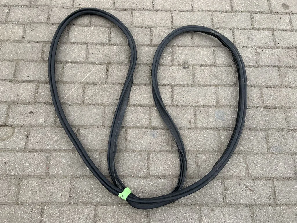 Laadimisukse tihend (kere pool) 4G8827705A