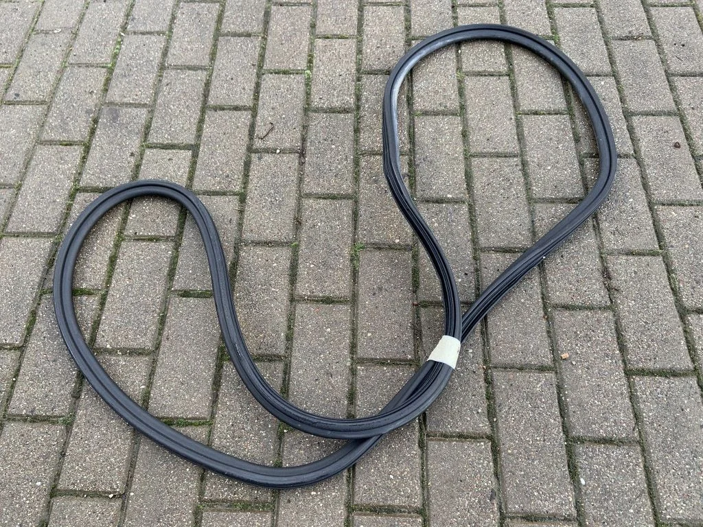 Front door rubber seal 8R0831721D