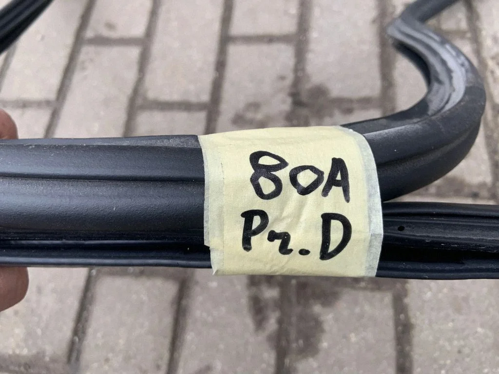Front door rubber seal 80A831721