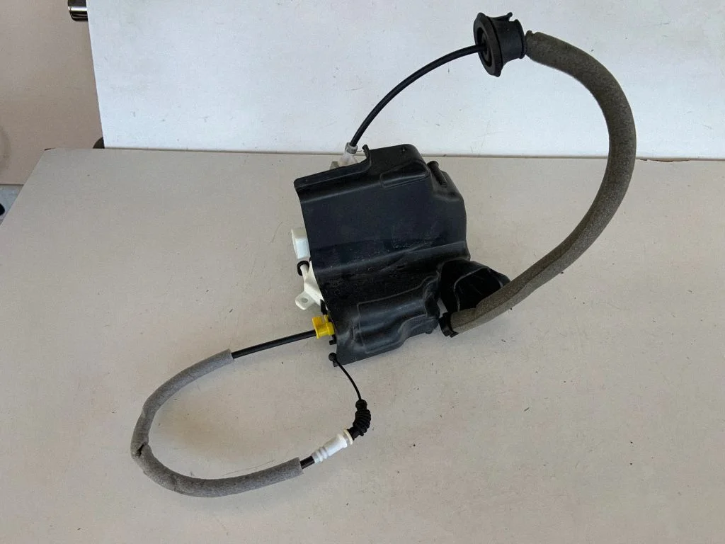 Front door lock 8J1837015F