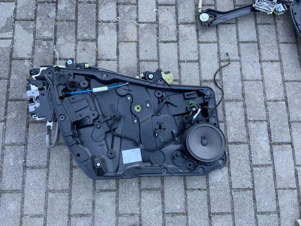 Esiukse elektriline aknatõstuk mootoriga A1175400705