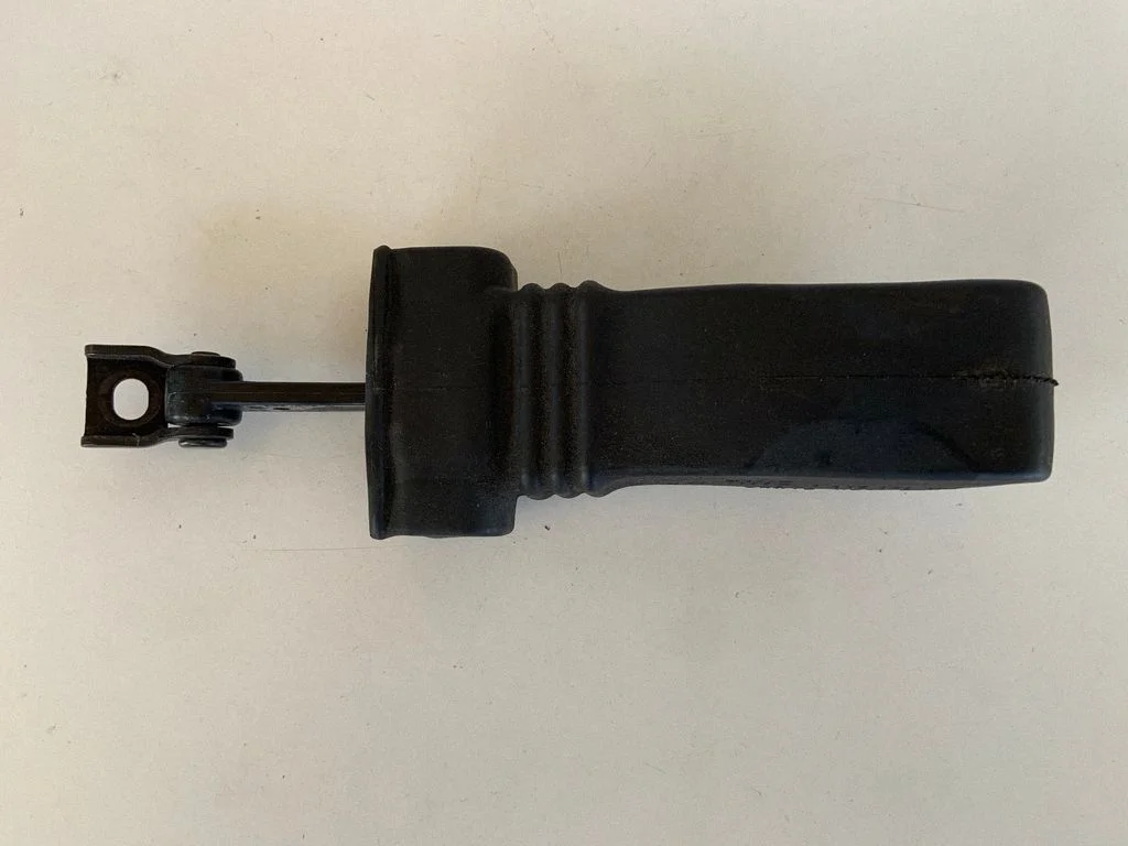 Rear door check strap stopper 8R0839249C