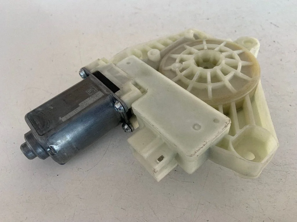 Front door window regulator motor A2059060113