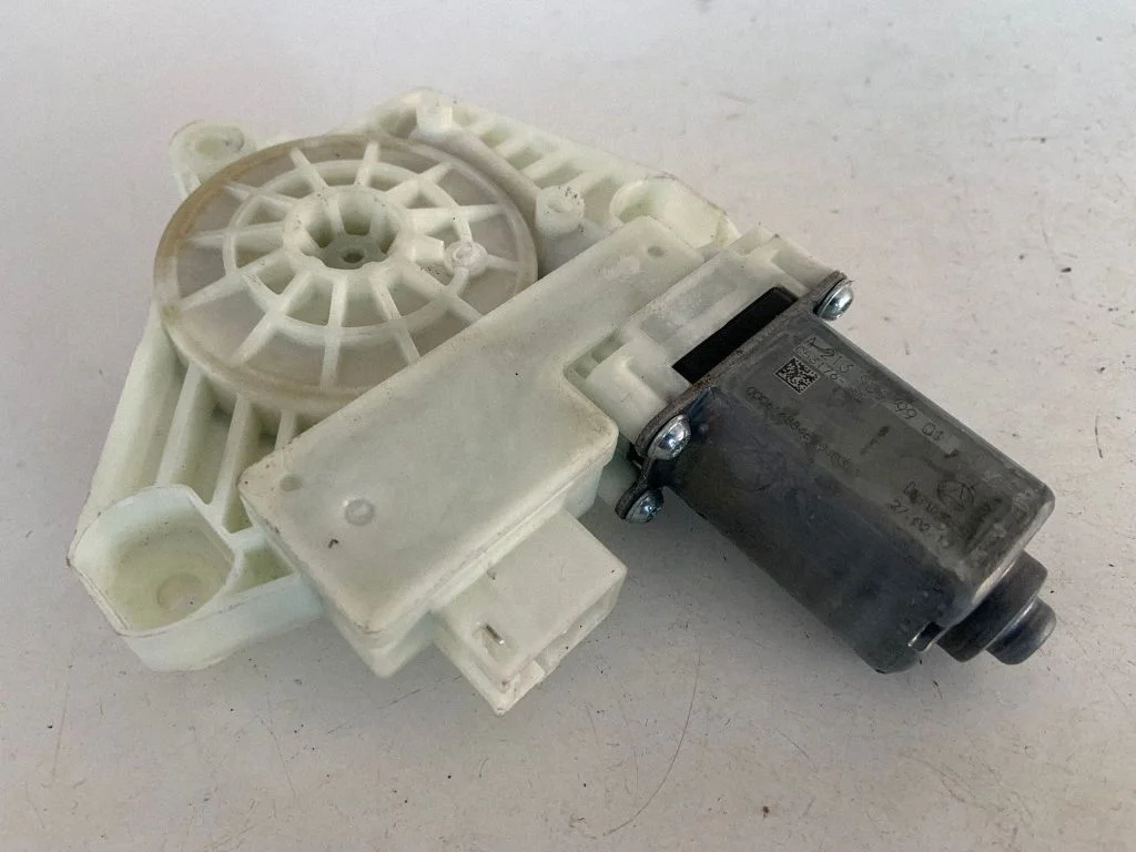 Front door window regulator motor A2139069901