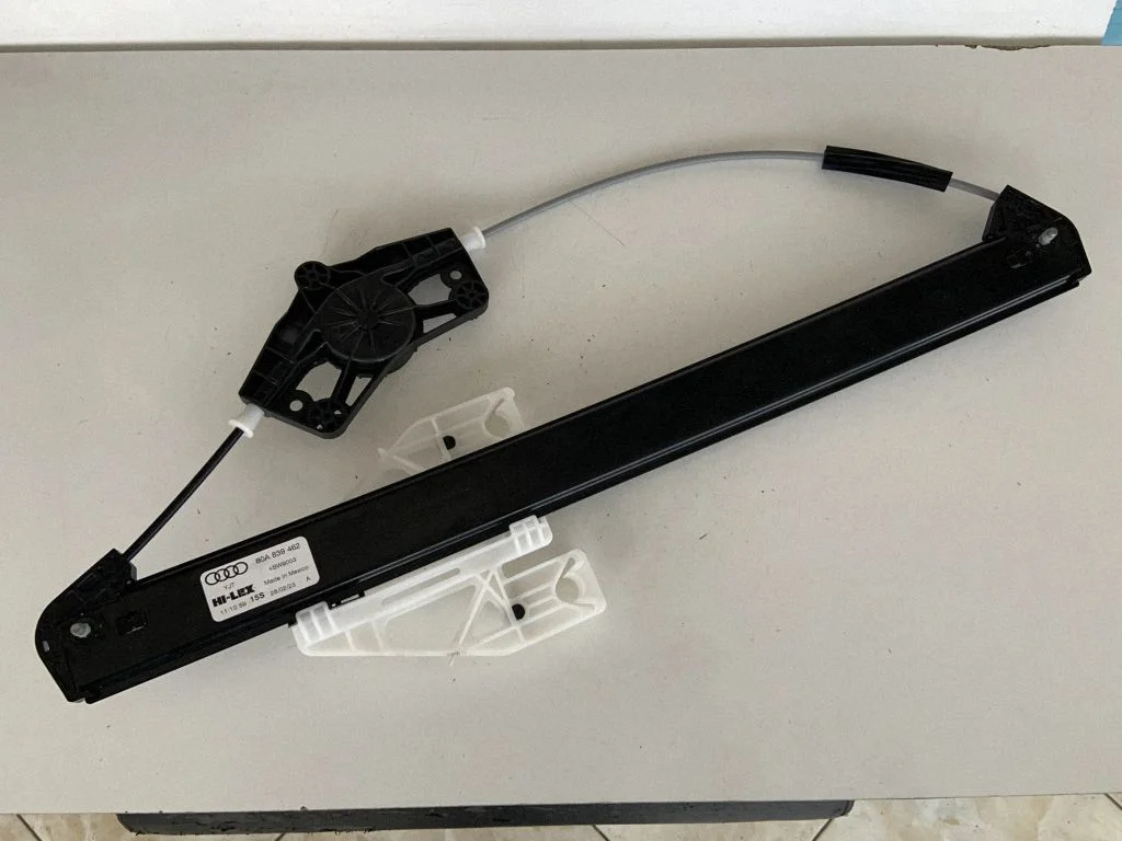 Rear window lifting mechanism without motor 80A839462