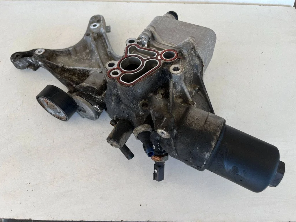 Oil filter mounting bracket – Audi Q5 SQ5 FY (2017-2025)