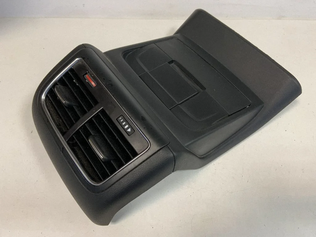 Rear air vent grill 8K0864376