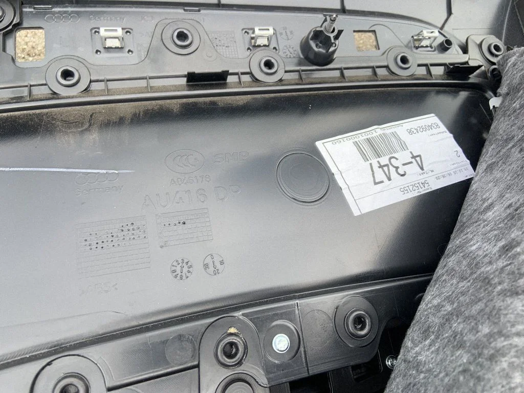 Front door card panel trim – Audi Q5 SQ5 8R (2008-2017)