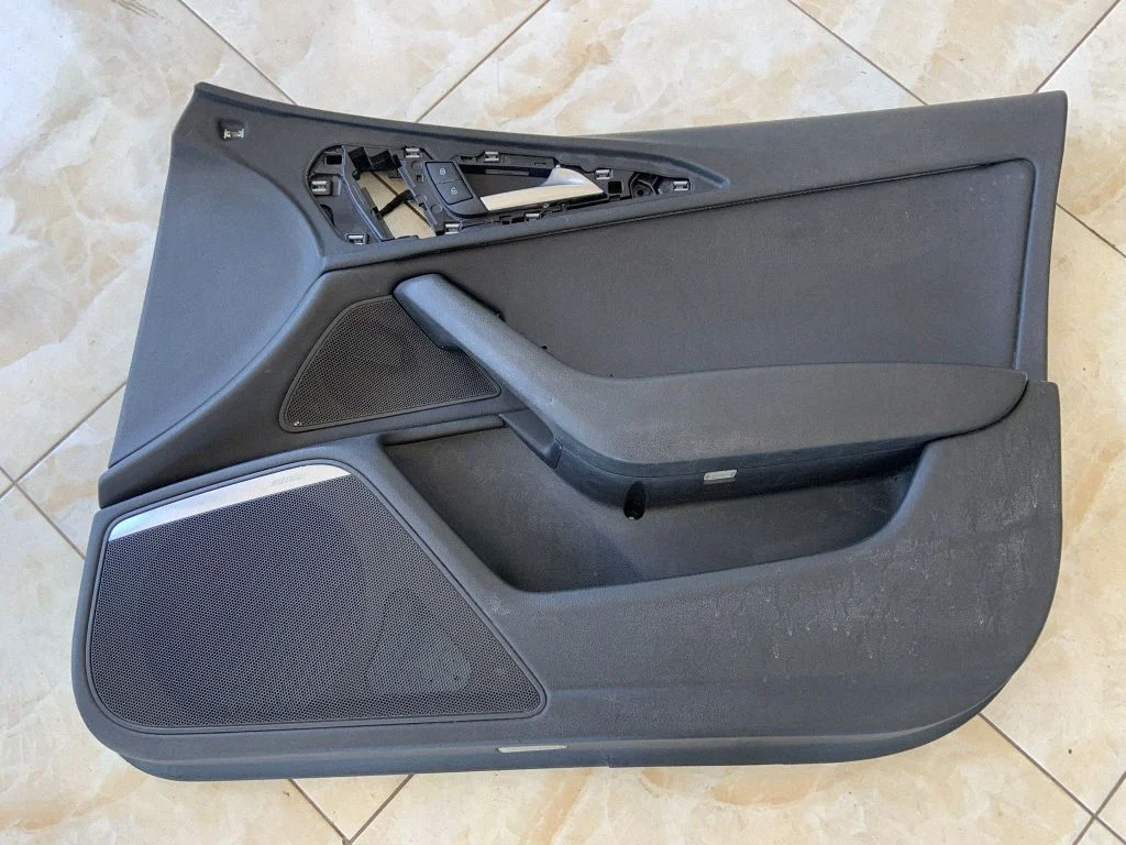 Front door card panel trim 4G1867106