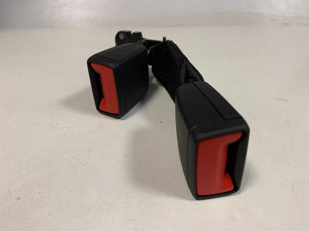Tagumise turvavöö pannal 8W0857739C
