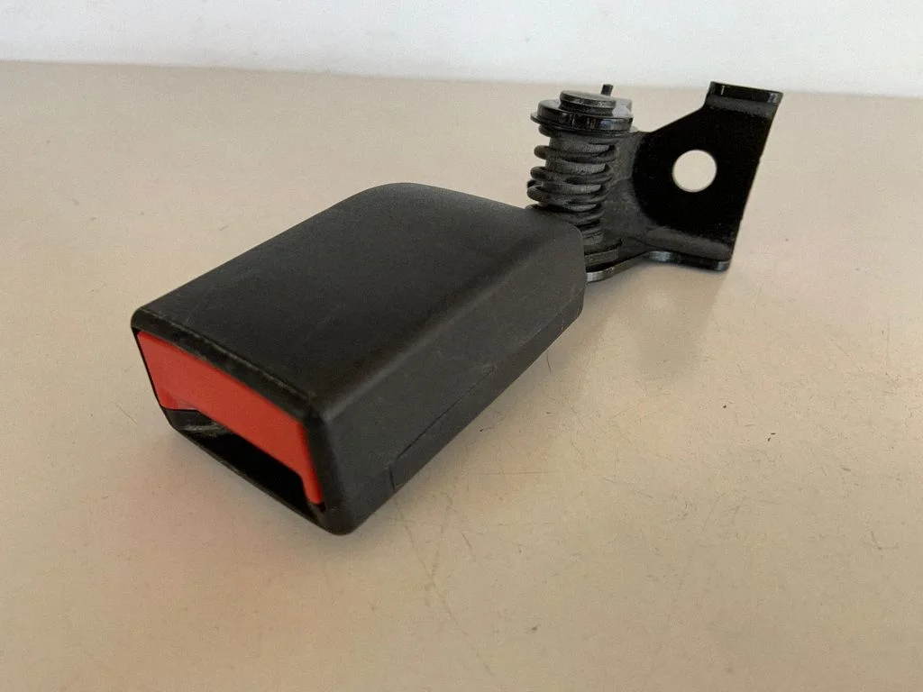Tagumise turvavöö pannal A1768600169