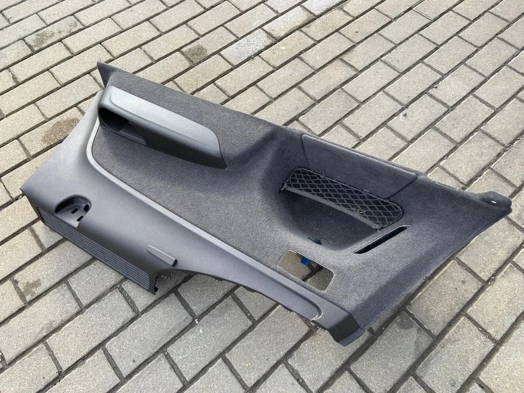 Apatinis, bagažinės šono, apdailos skydas