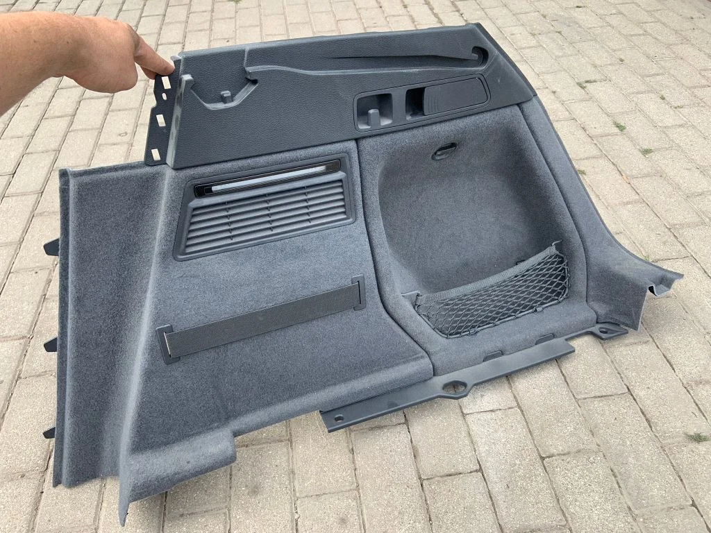 Apatinis, bagažinės šono, apdailos skydas
