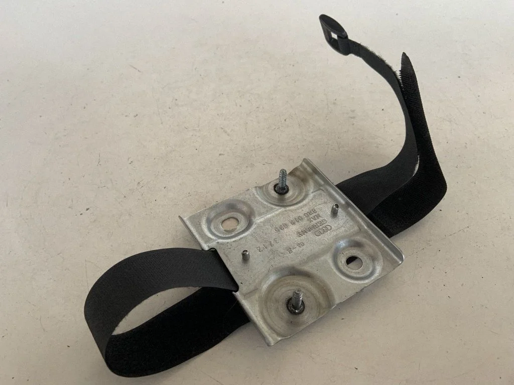 Other trunk/boot trim element 8R0012635