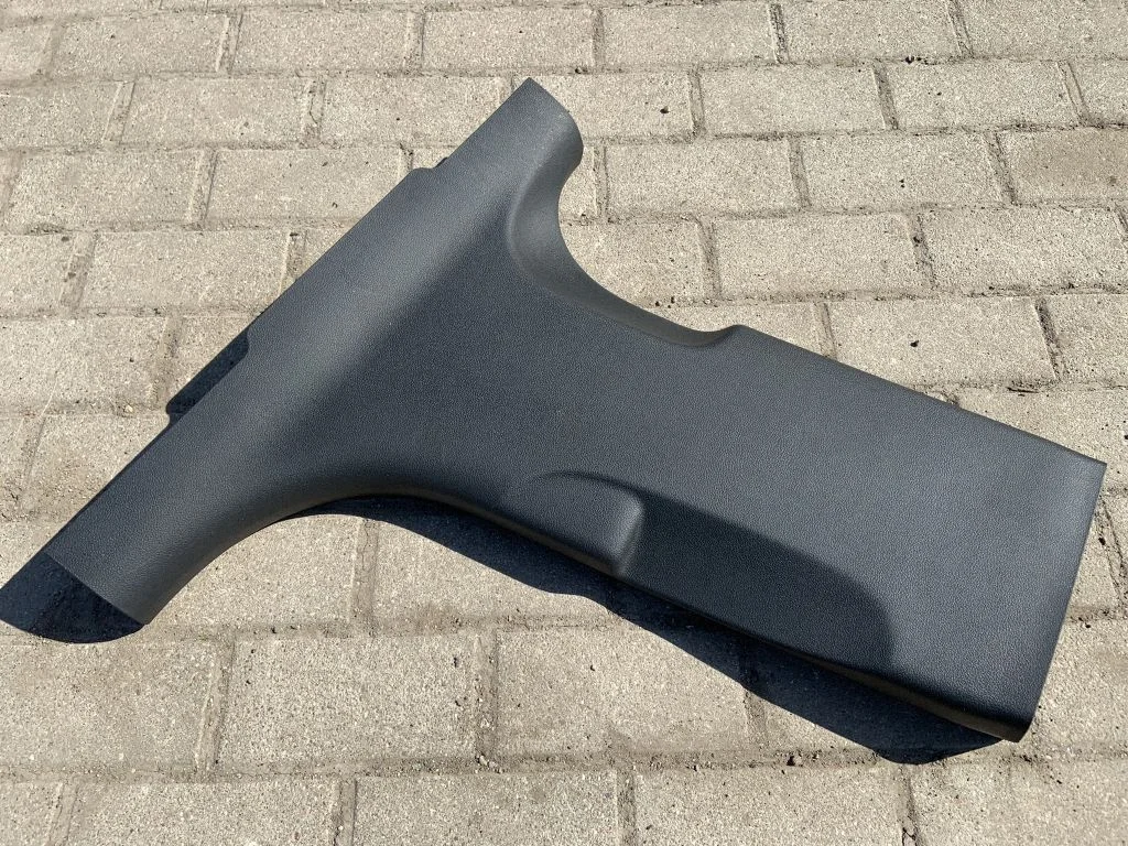 (B) piilari kate (alumine) 4G8867239B