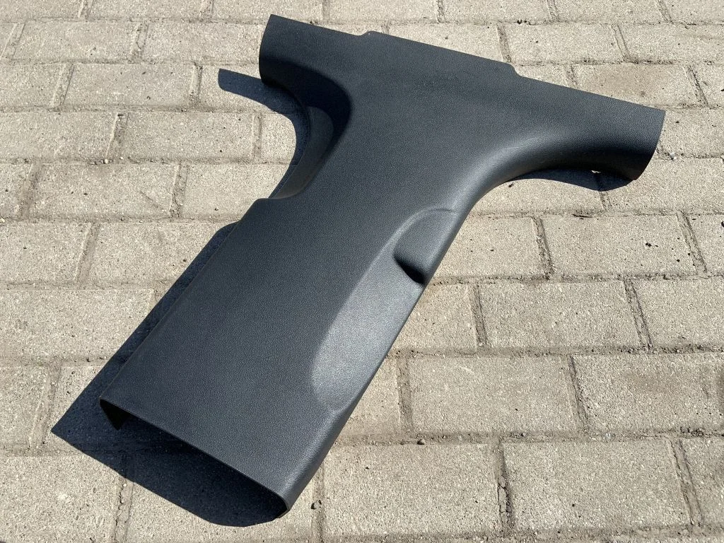 (B) piilari kate (alumine) 4G8867240B