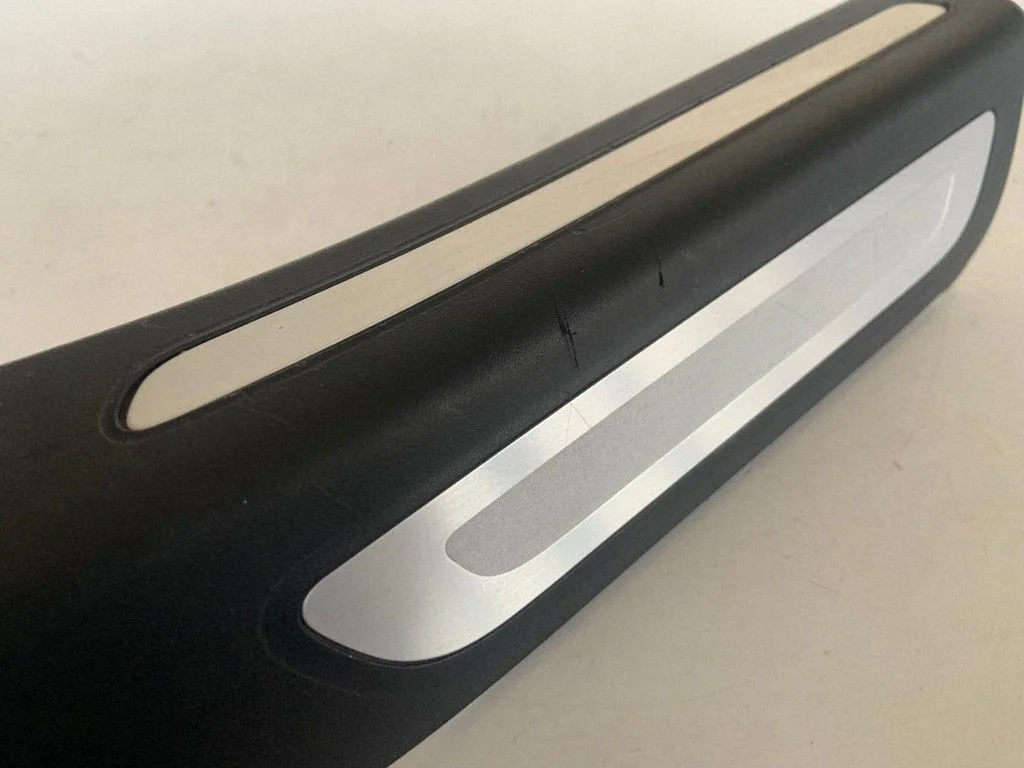 Rear sill trim cover 8R0853376A