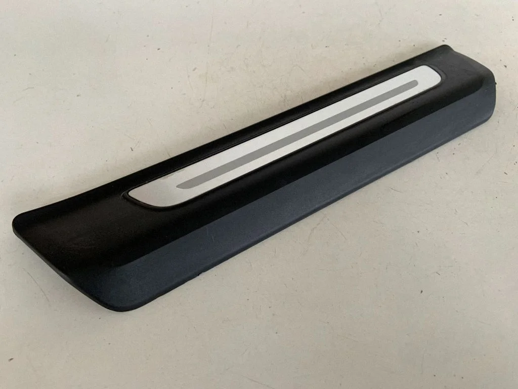 Rear sill trim cover 4M0853376A