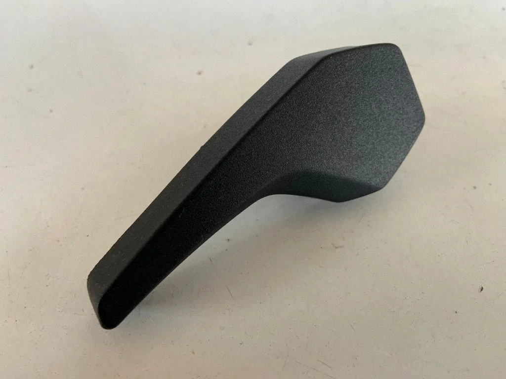 Engine bonnet (hood) release handle 4M0823661