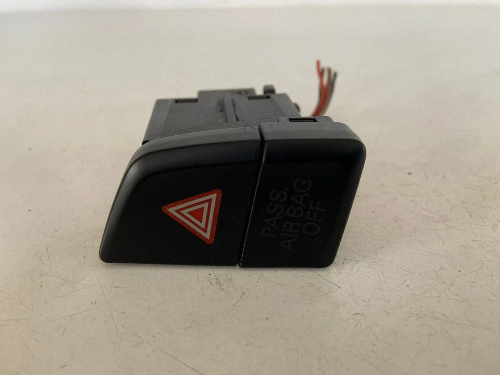 Hazard light switch 8R1941509A