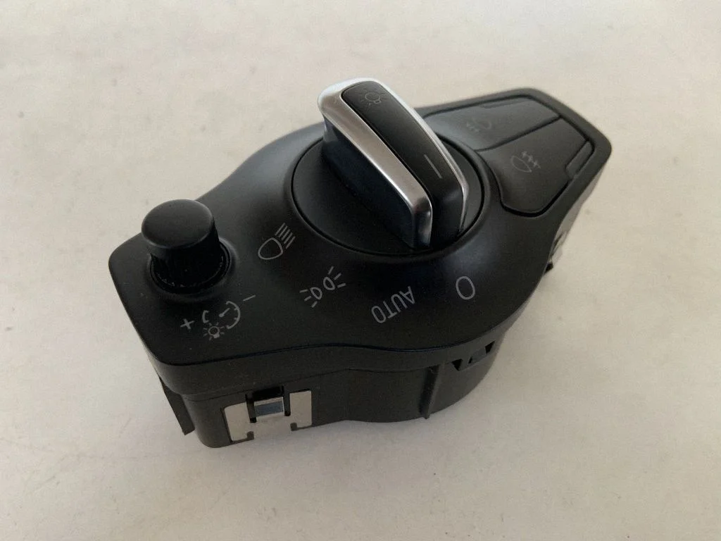 Light switch 8K0941531AS