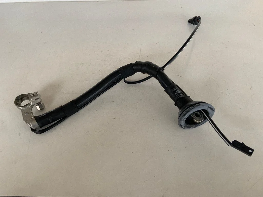 Positive cable (battery) 4L0971225E