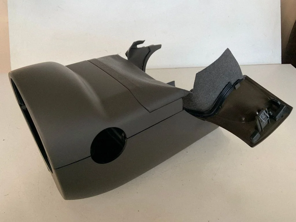 Steering wheel column trim 8R1858345A