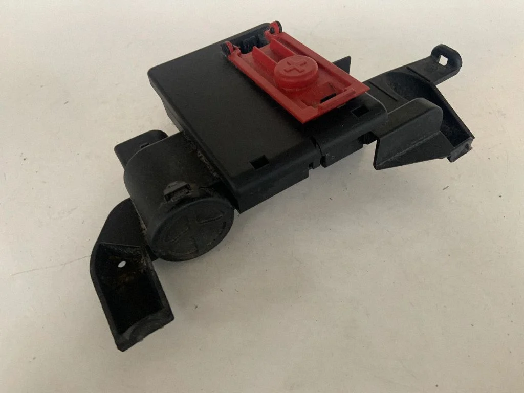 Plussjuhtmete ühendussõlm 4M0941823A